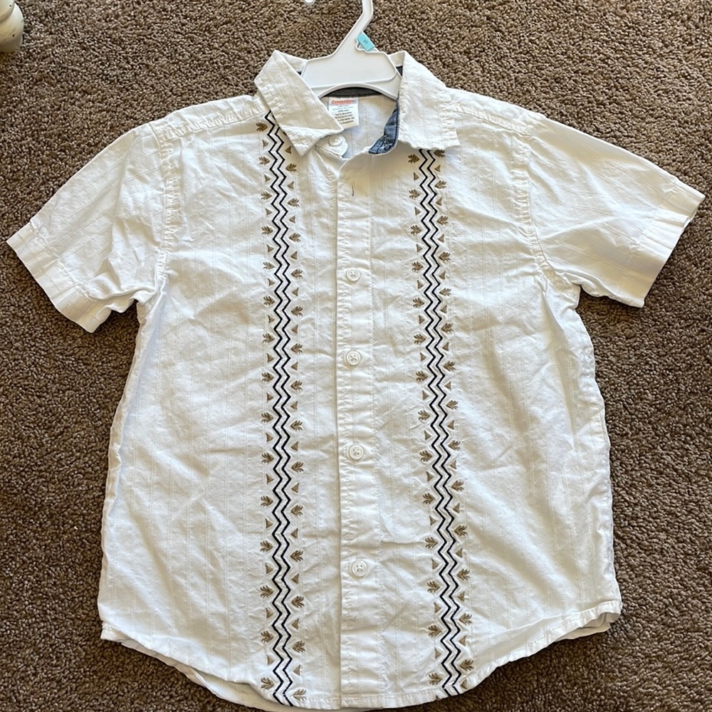 Gymboree size small 5 to 6 100% cotton button down embroidered shirt